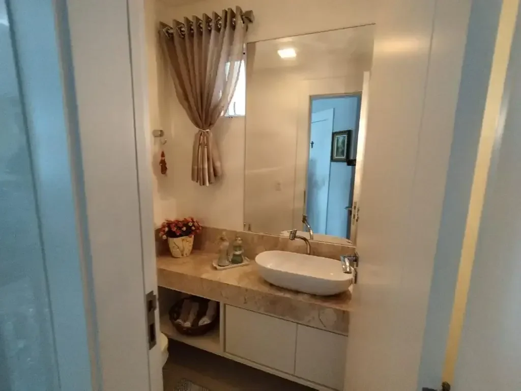 Foto 11 de Apartamento Mobilado com 3 Suítes e 3 Vagas no Centro de Balneário Camboriú – Rua Reta ao Mar | Aceita Financiamento
