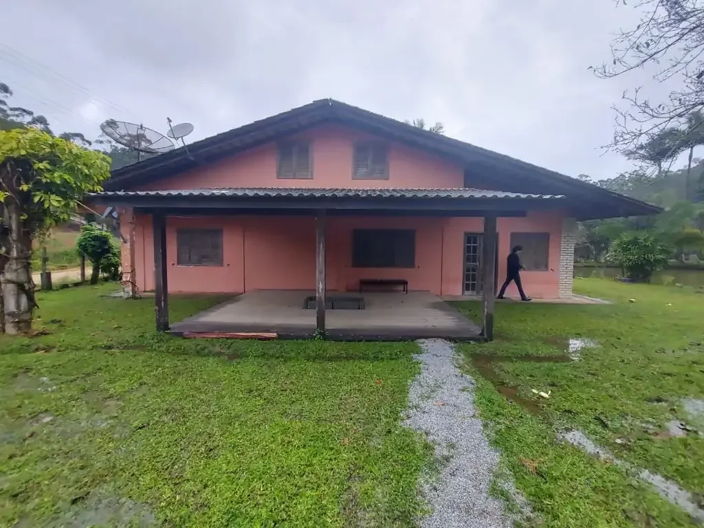 Foto 11 de Sítio com Lago de Peixes e Riacho no Bairro Caetés em Camboriú – 25.125m², Casa, Frutíferas e Lazer Completo