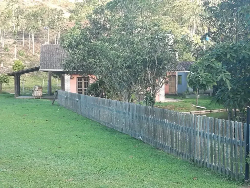 Foto 12 de Sítio com Lago de Peixes e Riacho no Bairro Caetés em Camboriú – 25.125m², Casa, Frutíferas e Lazer Completo