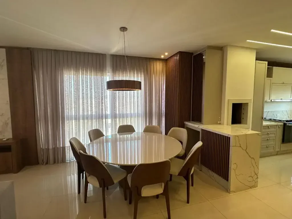 Foto 3 de Apartamento Mobilado com 3 Suítes no Centro de BC – Entre a Av. Brasil e a Terceira Avenida, Tranquilidade Total e Lazer Completo
