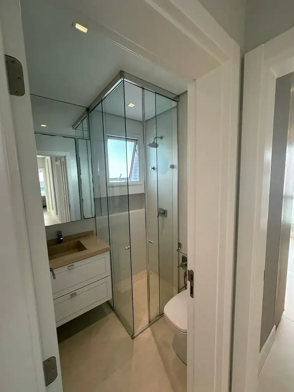 Foto 12 de Apartamento com 4 Quartos e 2 Suítes no Centro de BC – 132m², Mobilado, Rua Reta ao Mar e a Poucos Passos da Terceira Avenida