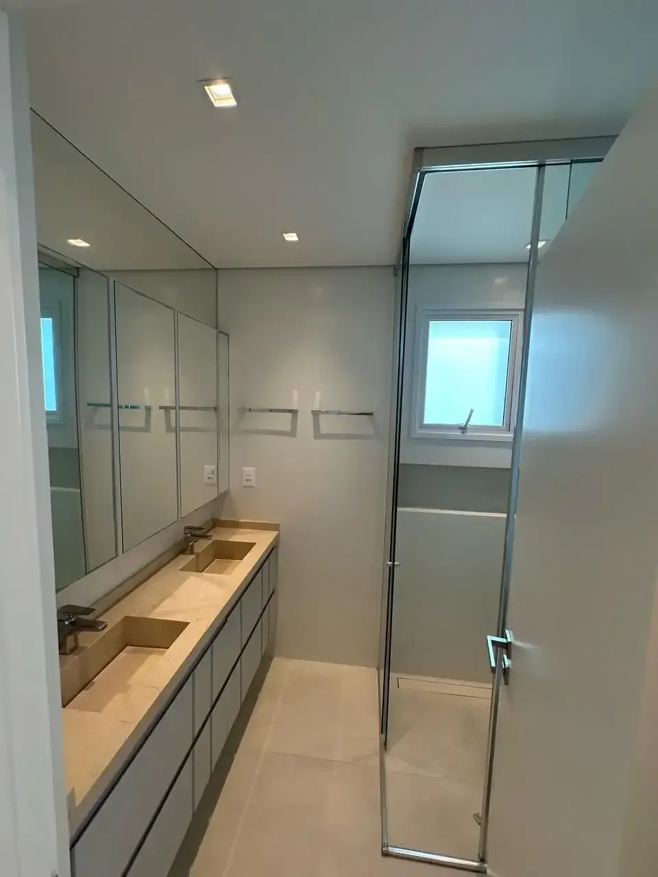 Foto 15 de Apartamento com 4 Quartos e 2 Suítes no Centro de BC – 132m², Mobilado, Rua Reta ao Mar e a Poucos Passos da Terceira Avenida